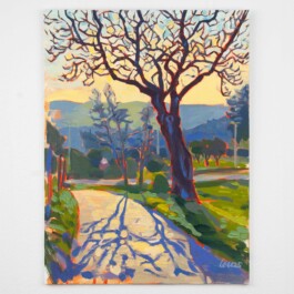 Das fertige Gemälde zeigt einen Baum mit vielen Ästen, im Gegenlicht des Sonnenuntergangs. Markante Pinselstriche formen auch einen langezogenen Schatten, der den Betrachter:innen entgegen kommt. 